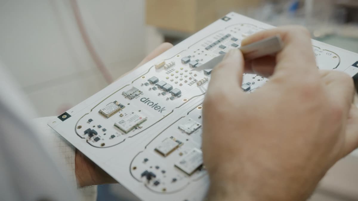 Professional supplier of drone light show equipment